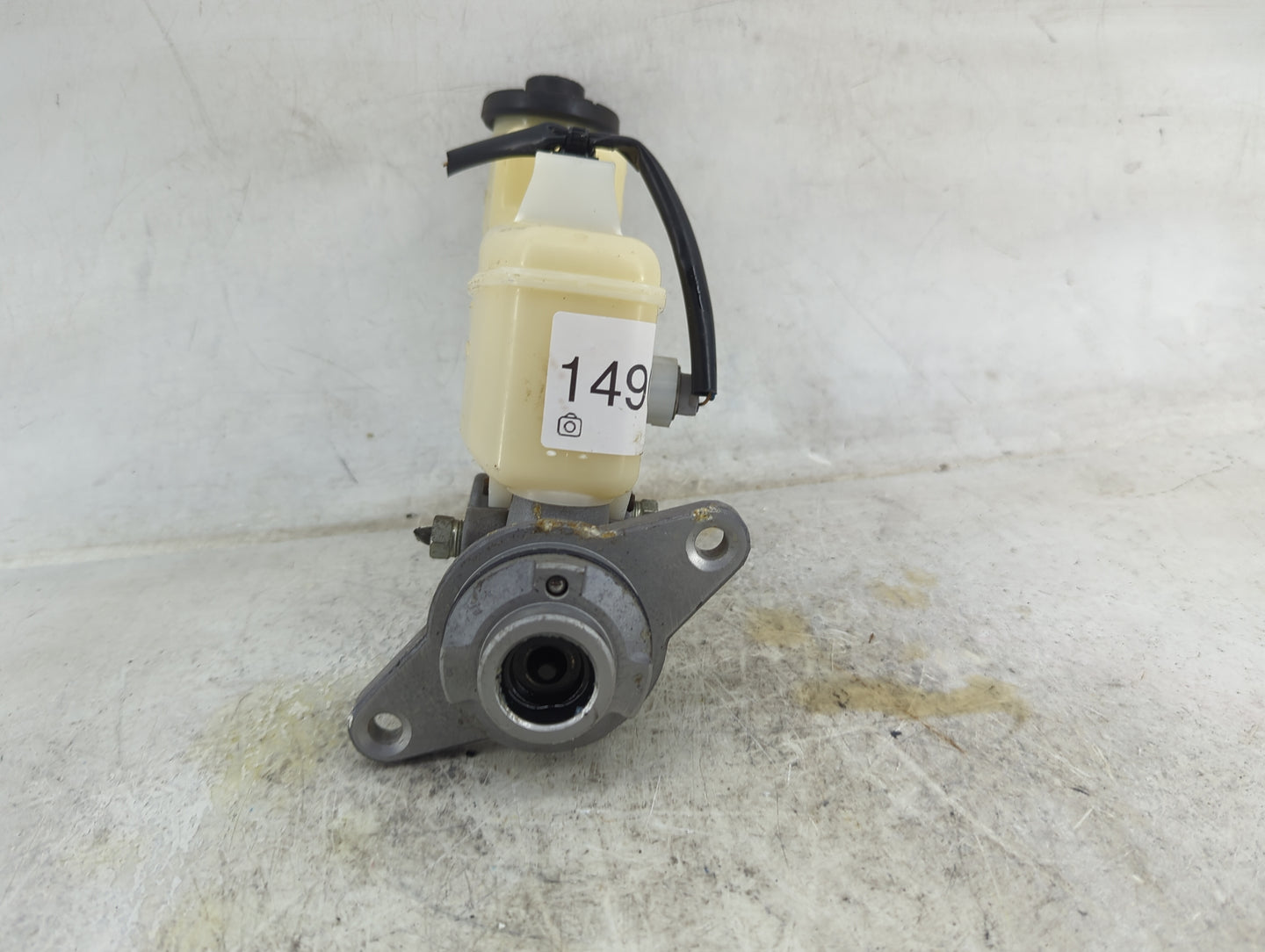 2014-2017 Toyota Camry Brake Master Cylinder 1490844 - Oemusedautoparts1.com