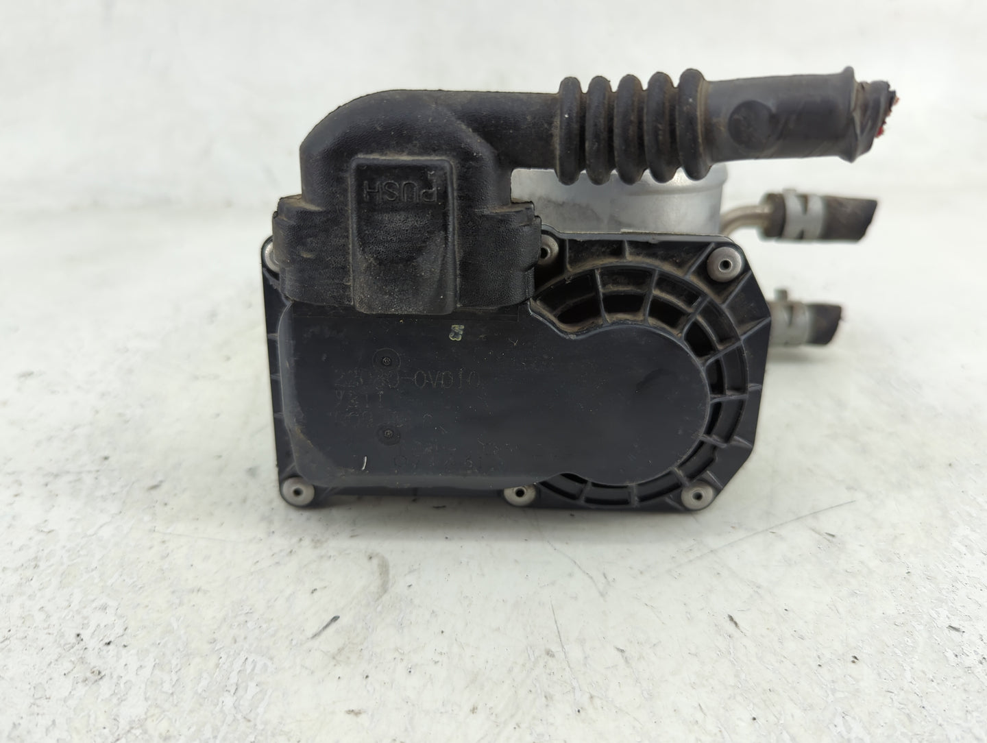 2010-2017 Toyota Camry Throttle Body P/N:22030-0V010 Fits Fits 2009 2010 2011 2012 2013 2014 2015 2016 2017 2018 2019 OEM Us