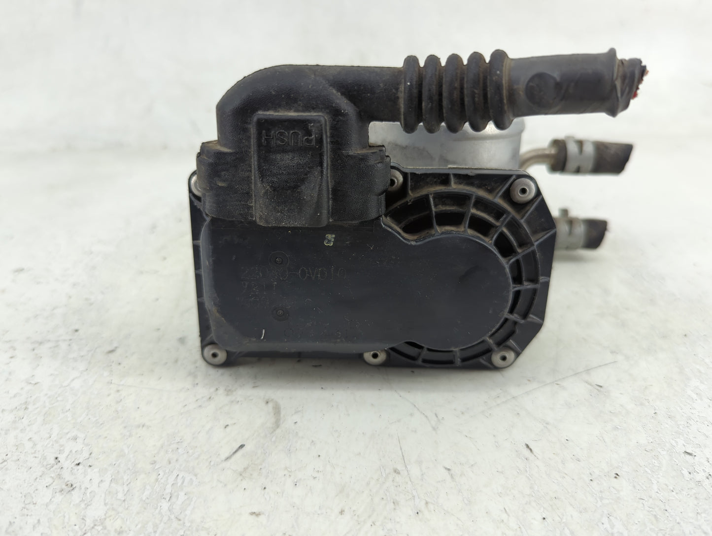 2010-2017 Toyota Camry Throttle Body P/N:22030-0V010 Fits Fits 2009 2010 2011 2012 2013 2014 2015 2016 2017 2018 2019 OEM Us