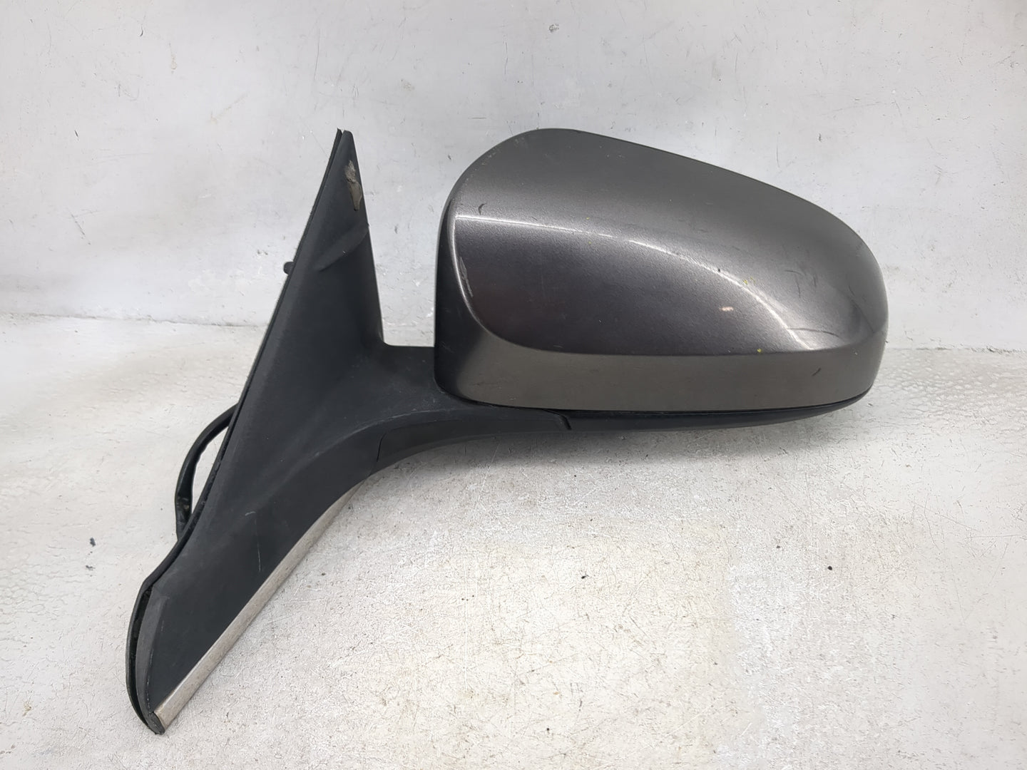 2015-2017 Toyota Camry Driver Side View Mirror - Left Door Mirror OEM Used - Oemusedautoparts1.com