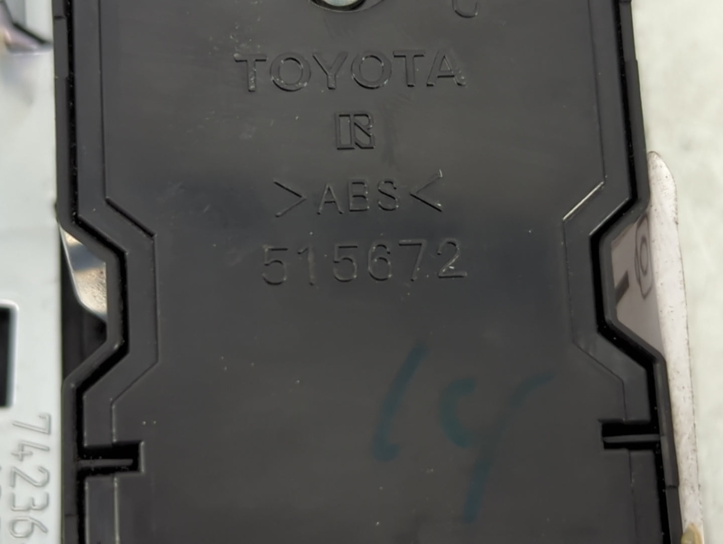 2015-2017 Toyota Camry Master Power Window Switch Replacement Driver Side Left P/N:515672 74236 Fits Fits 2015 2016 2017 OEM