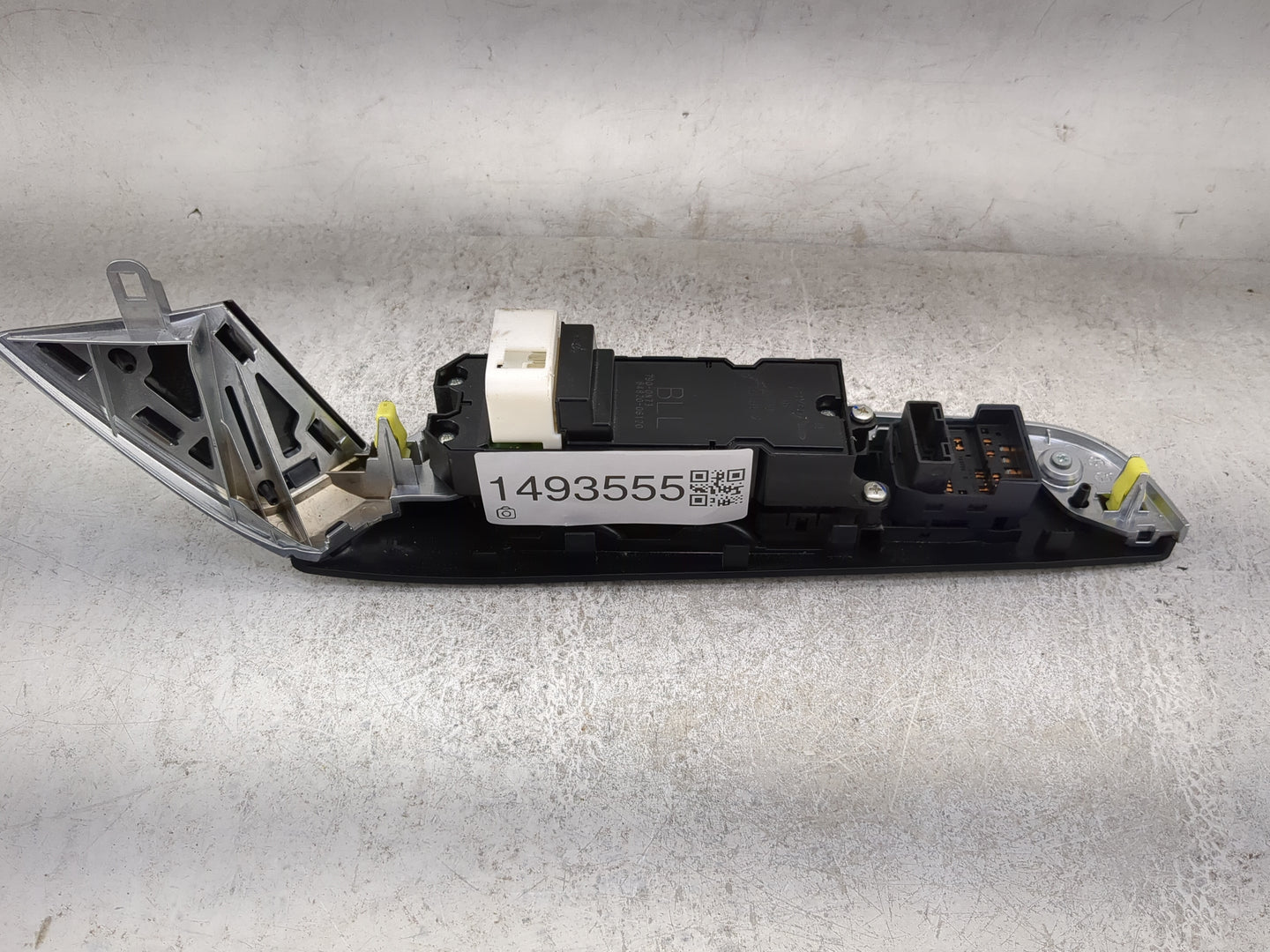 2015-2017 Toyota Camry Master Power Window Switch Replacement Driver Side Left P/N:84820-06120 790-0N73 Fits Fits 2015 2016 