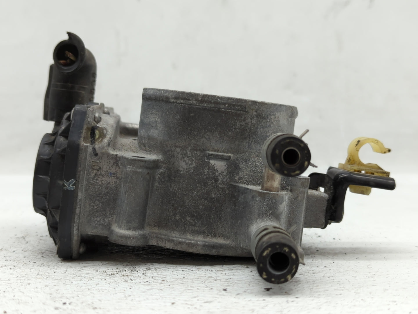 2010-2017 Toyota Camry Throttle Body P/N:22030-36010 22030-0V010 Fits Fits 2009 2010 2011 2012 2013 2014 2015 2016 2017 2018