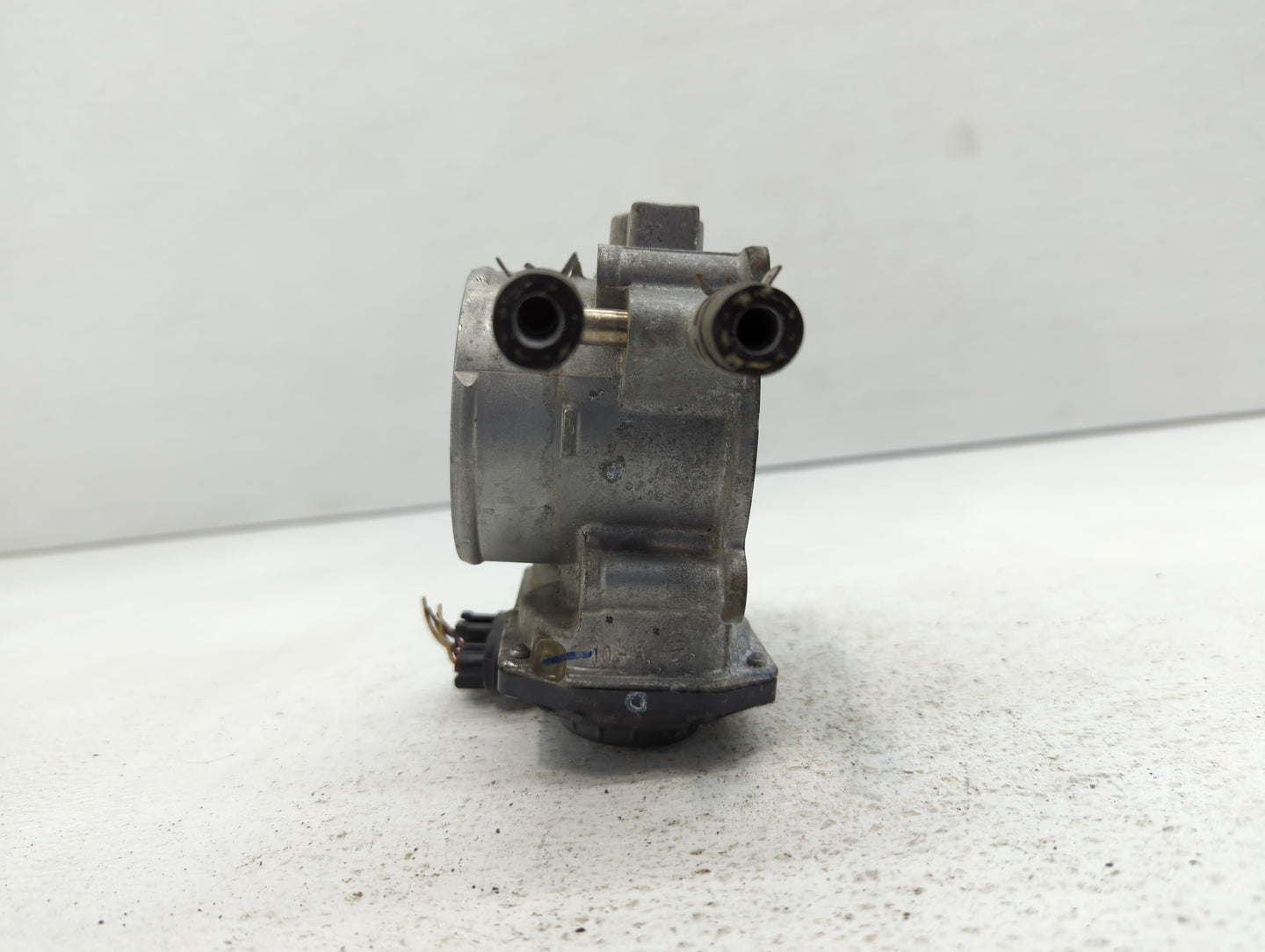 2010-2017 Toyota Camry Throttle Body P/N:22030-0V010 Fits Fits 2009 2010 2011 2012 2013 2014 2015 2016 2017 2018 2019 OEM Us