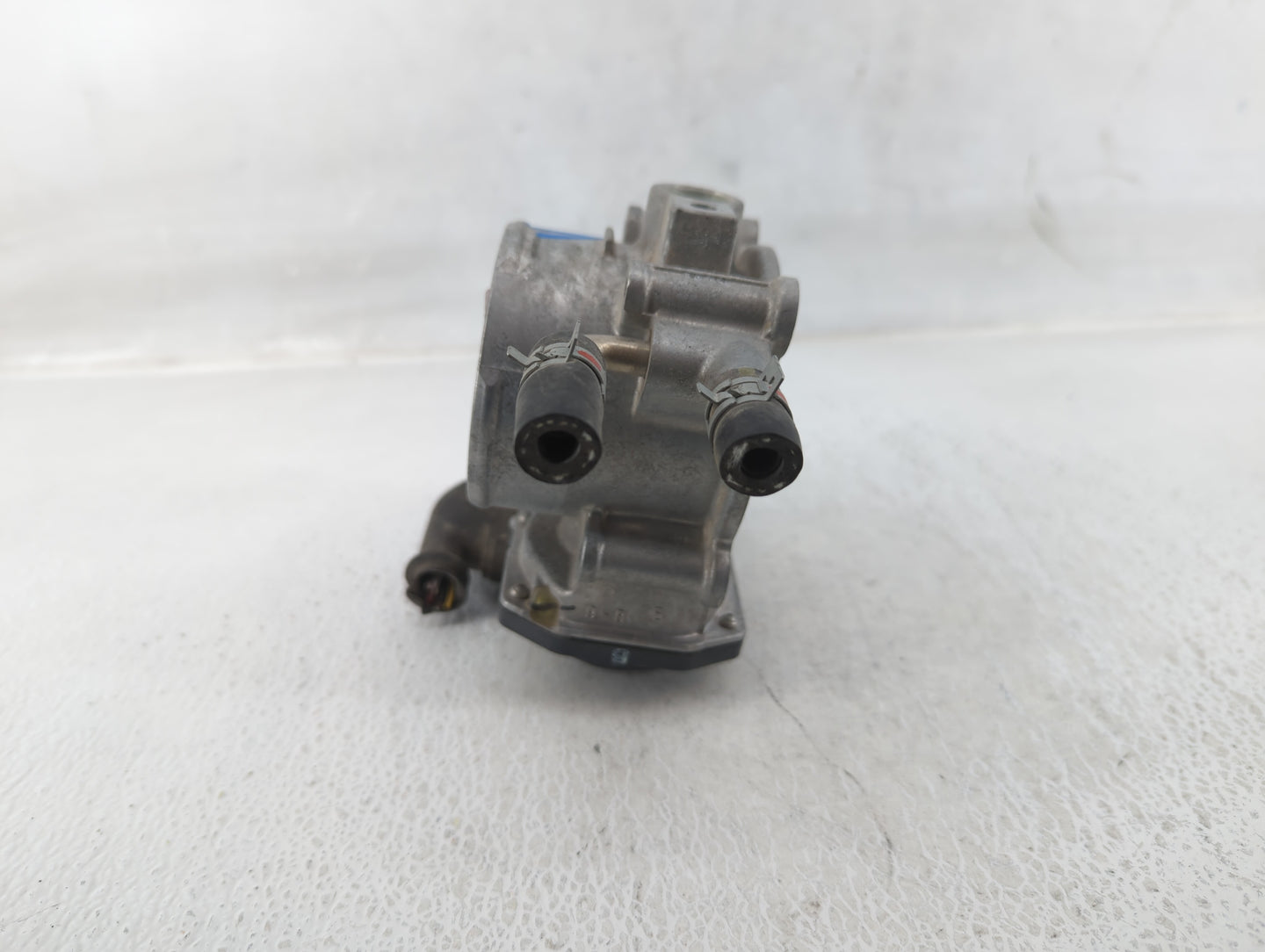 2010-2017 Toyota Camry Throttle Body P/N:22030-0V010 Fits Fits 2009 2010 2011 2012 2013 2014 2015 2016 2017 2018 2019 OEM Us
