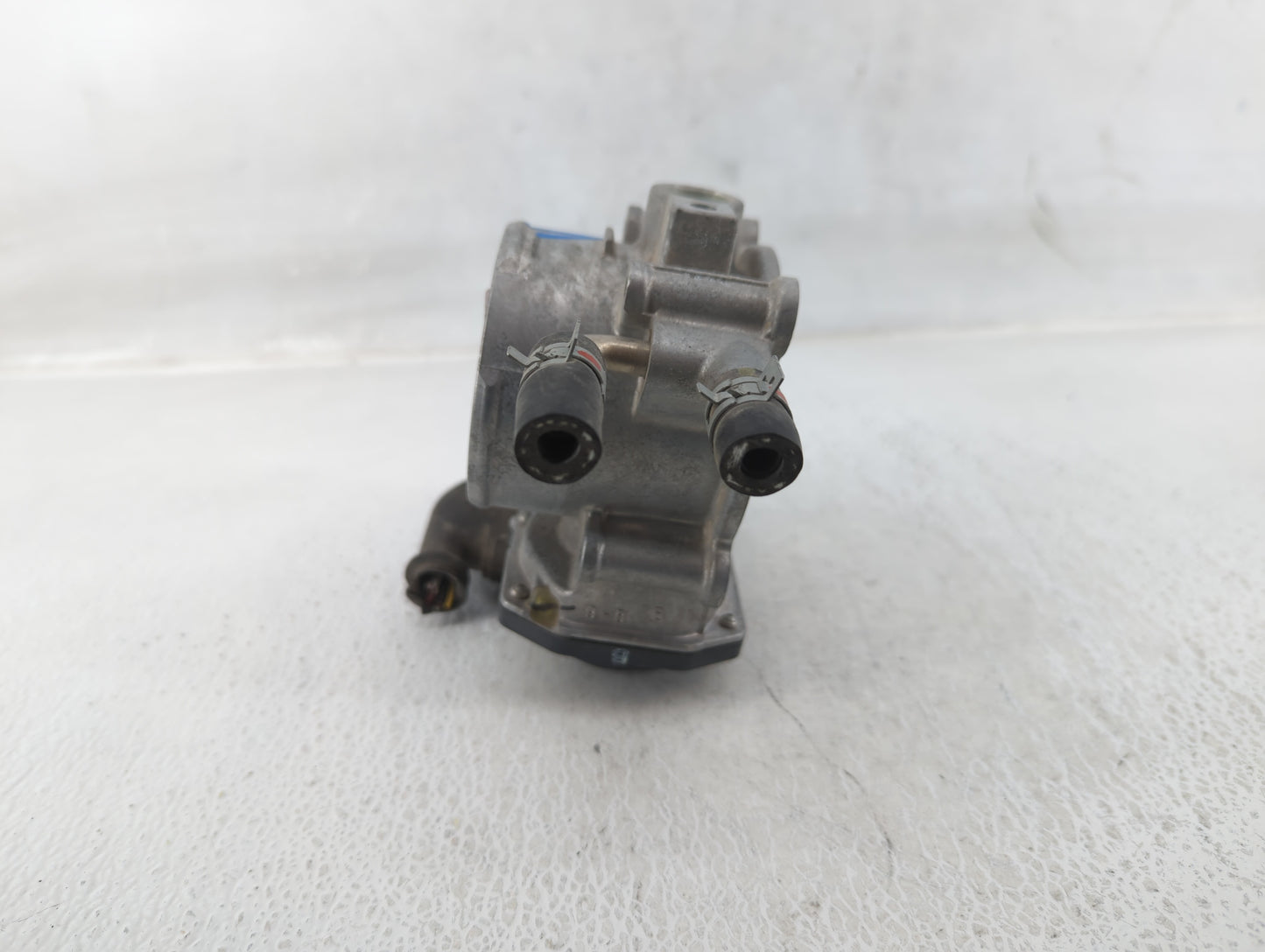 2010-2017 Toyota Camry Throttle Body P/N:22030-0V010 Fits Fits 2009 2010 2011 2012 2013 2014 2015 2016 2017 2018 2019 OEM Us