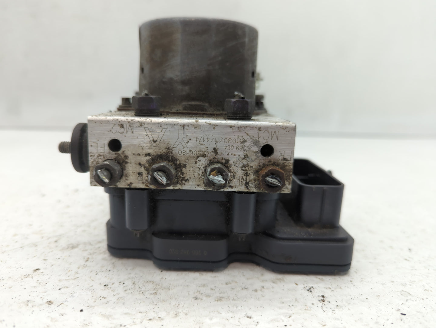 2015-2017 Toyota Camry ABS Pump Control Module Replacement P/N:269 664 44540-06180 Fits Fits 2015 2016 2017 OEM Used Auto Pa