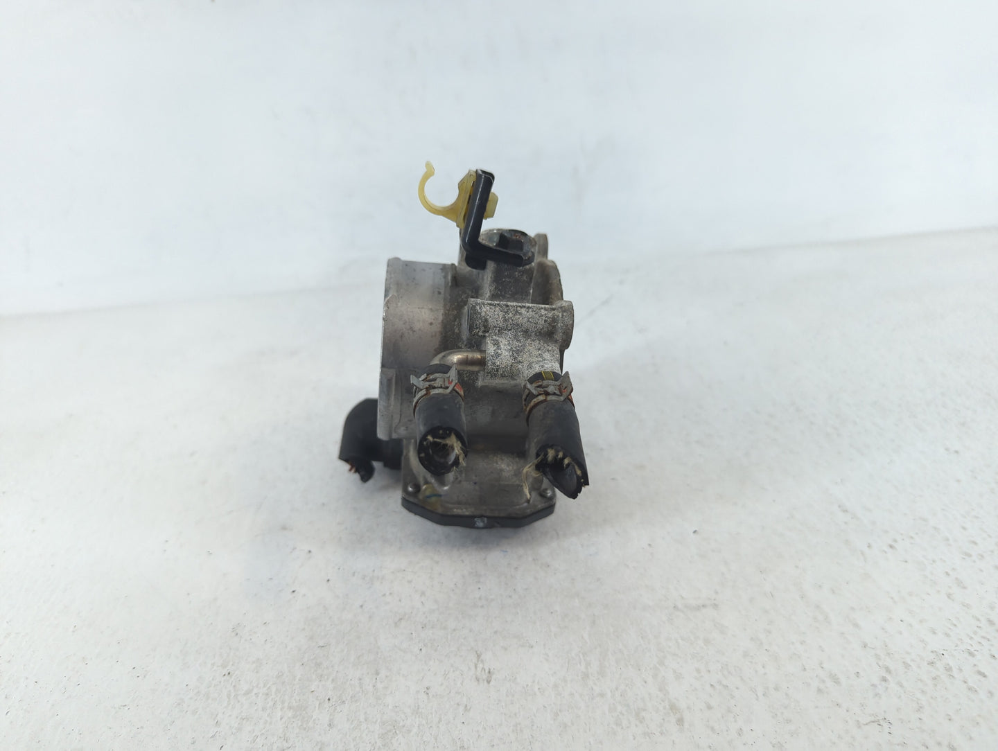 2010-2017 Toyota Camry Throttle Body P/N:22030-0V010 Fits Fits 2009 2010 2011 2012 2013 2014 2015 2016 2017 2018 2019 OEM Us