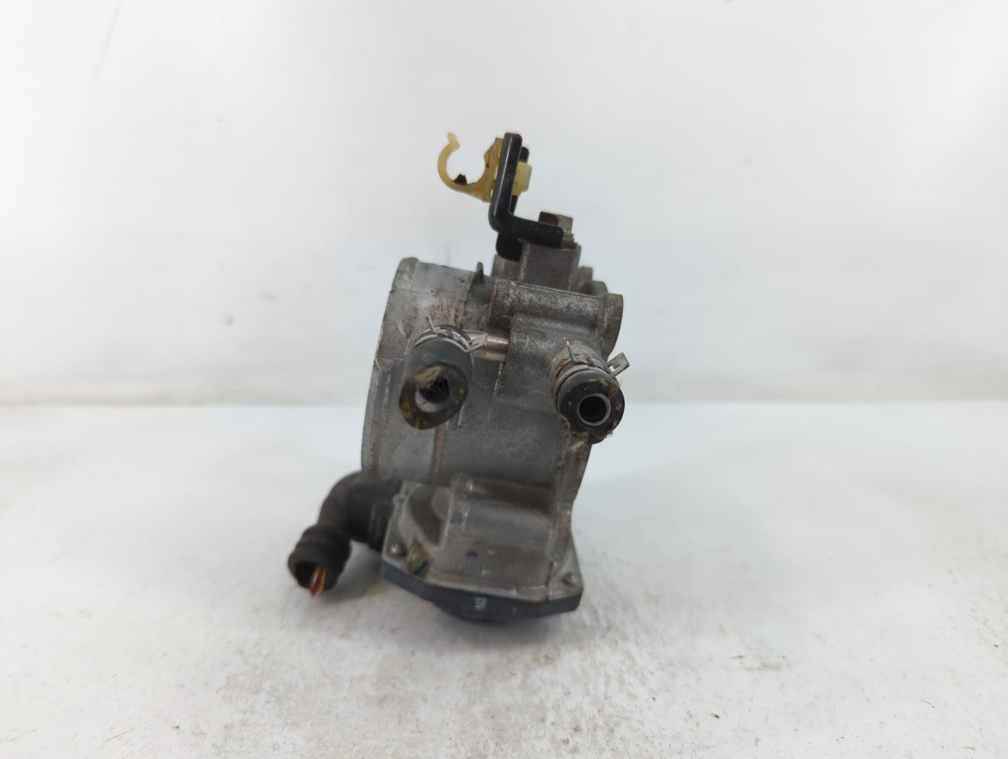 2010-2017 Toyota Camry Throttle Body P/N:22030-0V010 Fits Fits 2009 2010 2011 2012 2013 2014 2015 2016 2017 2018 2019 OEM Us