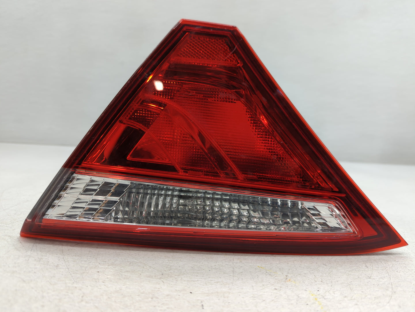 2015-2017 Toyota Camry Tail Light Assembly Passenger Right OEM P/N:945 235 Fits Fits 2015 2016 2017 OEM Used Auto Parts - Oe