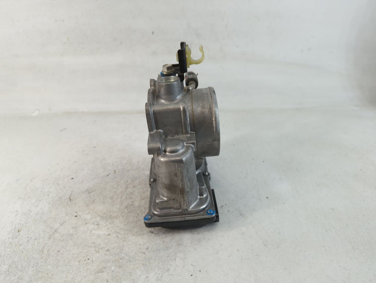 2010-2017 Toyota Camry Throttle Body P/N:22030-0V010 Fits Fits 2009 2010 2011 2012 2013 2014 2015 2016 2017 2018 2019 OEM Us