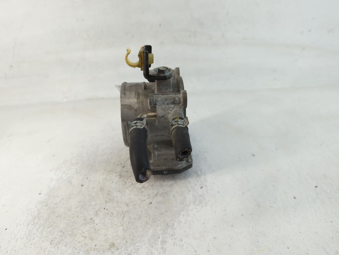 2010-2017 Toyota Camry Throttle Body P/N:22030-0V010 Fits Fits 2009 2010 2011 2012 2013 2014 2015 2016 2017 2018 2019 OEM Us