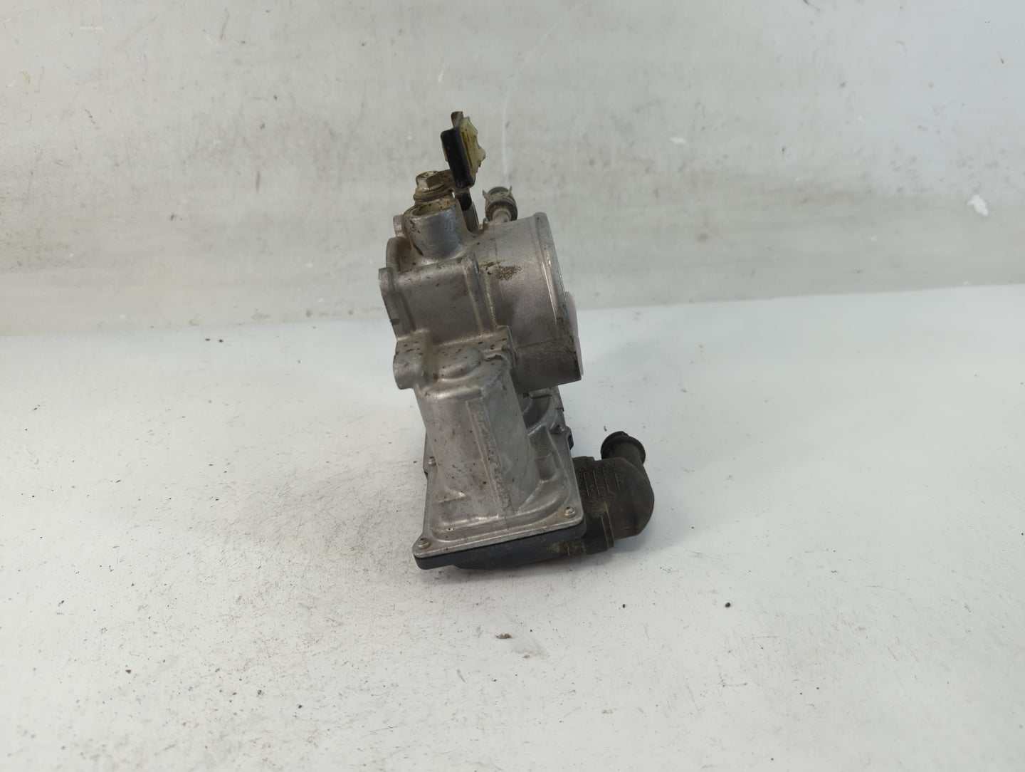 2010-2017 Toyota Camry Throttle Body P/N:22030-0V010 Fits Fits 2009 2010 2011 2012 2013 2014 2015 2016 2017 2018 2019 OEM Us