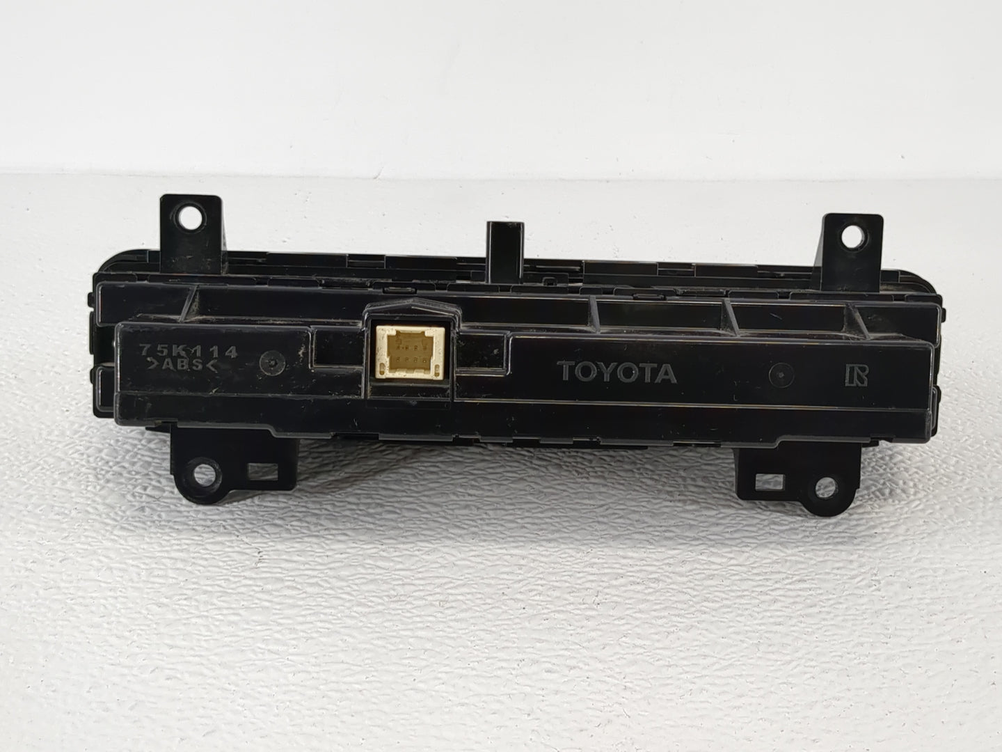 2017-2019 Toyota Corolla Climate Control Module Temperature AC/Heater Replacement P/N:75K114 Fits Fits 2017 2018 2019 OEM Us