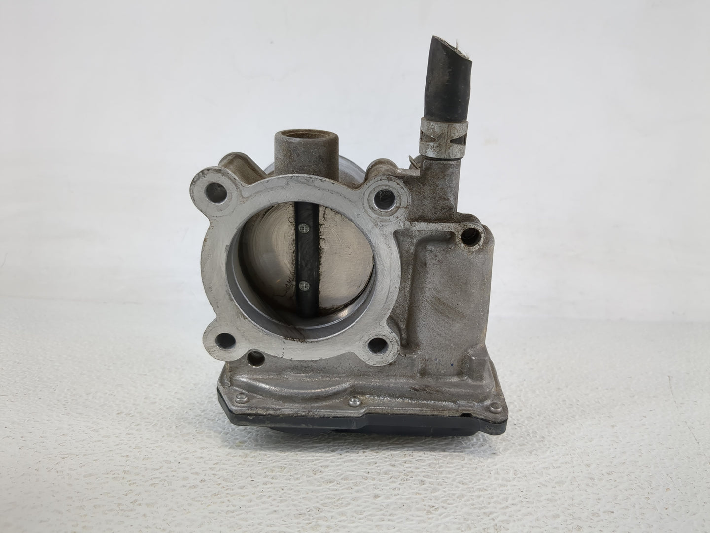 2011-2019 Toyota Corolla Throttle Body P/N:22030-0T080 Fits Fits 2011 2012 2013 2014 2015 2016 2017 2018 2019 OEM Used Auto 