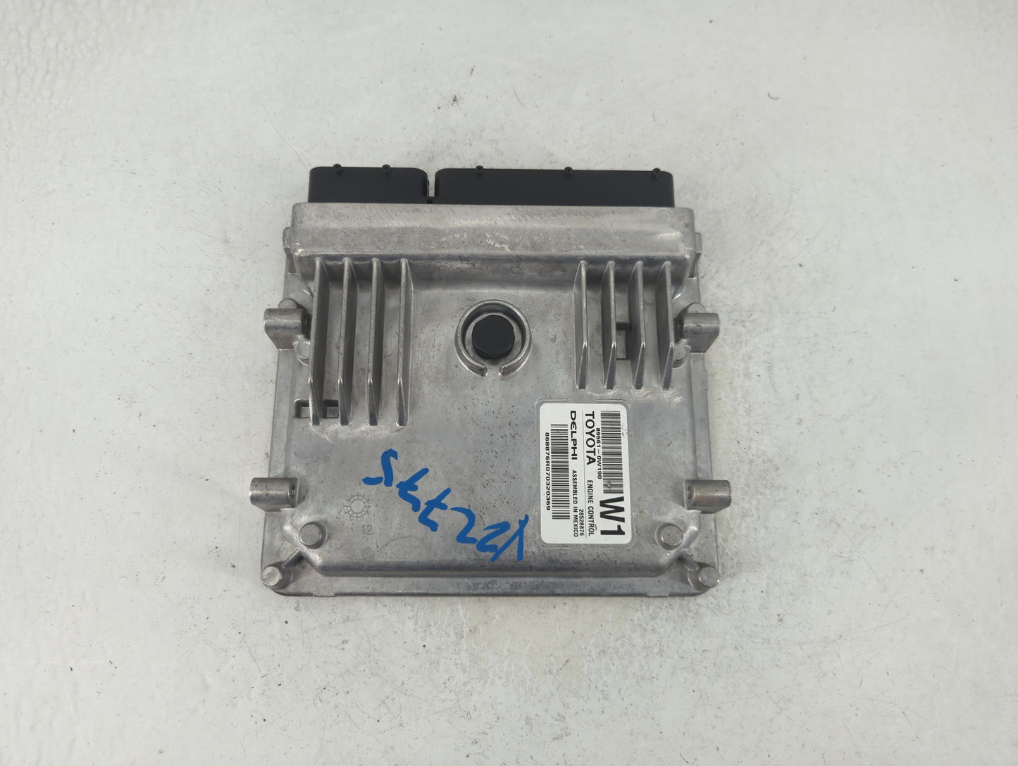 2017-2018 Toyota Corolla PCM Engine Control Computer ECU ECM PCU OEM P/N:89661-0W190 Fits Fits 2017 2018 OEM Used Auto Parts