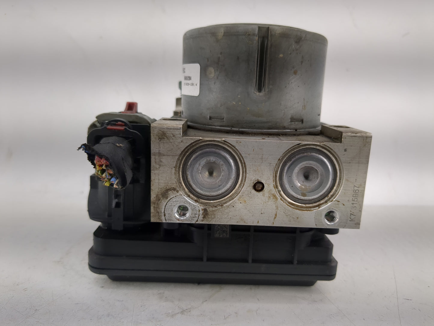 2017 Toyota Corolla ABS Pump Control Module Replacement P/N:44540-02551 Fits OEM Used Auto Parts - Oemusedautoparts1.com