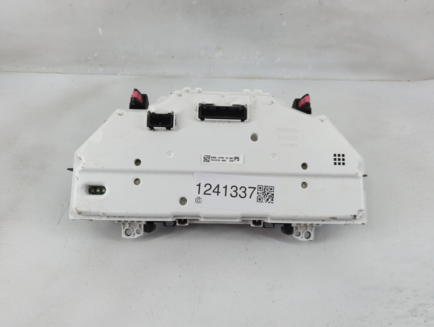 2017 Toyota Corolla Instrument Cluster Speedometer Gauges P/N:TN157570-9662 83800-F2P50-00 Fits OEM Used Auto Parts - Oemuse
