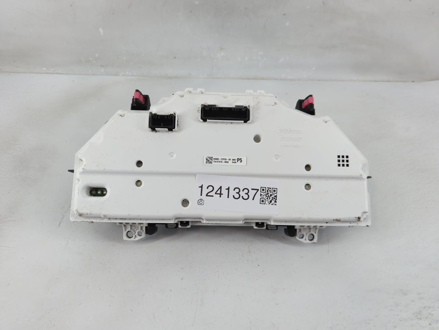 2017 Toyota Corolla Instrument Cluster Speedometer Gauges P/N:TN157570-9662 83800-F2P50-00 Fits OEM Used Auto Parts - Oemuse