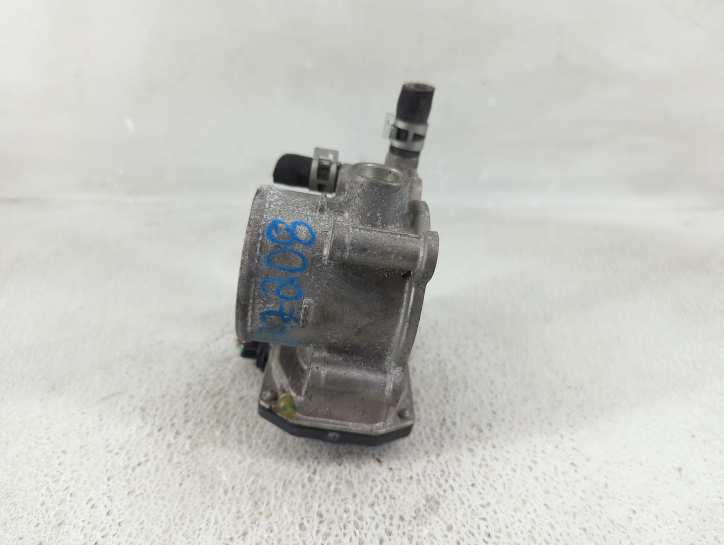 2011-2019 Toyota Corolla Throttle Body P/N:22030-0T080 Fits Fits 2011 2012 2013 2014 2015 2016 2017 2018 2019 OEM Used Auto 