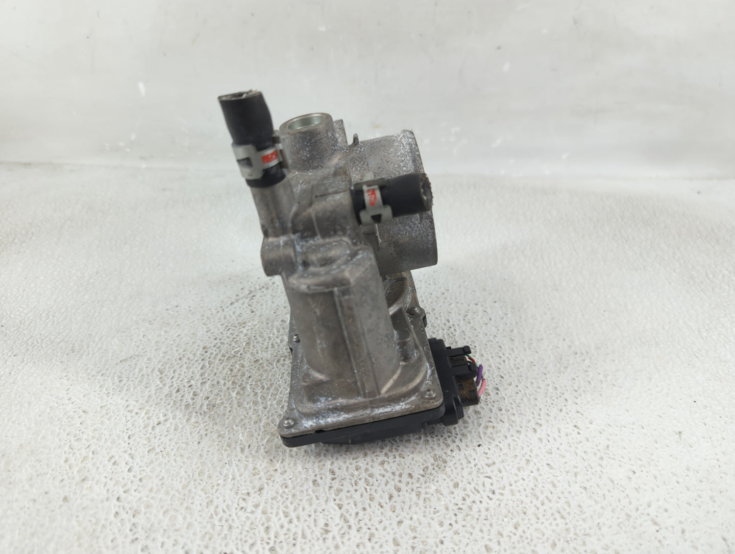 2011-2019 Toyota Corolla Throttle Body P/N:22030-0T080 Fits Fits 2011 2012 2013 2014 2015 2016 2017 2018 2019 OEM Used Auto 