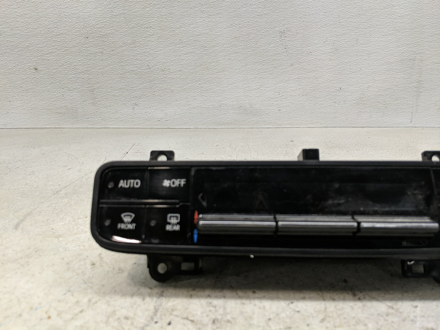2017-2019 Toyota Corolla Climate Control Module Temperature AC/Heater Replacement P/N:55900-02A30 Fits Fits 2017 2018 2019 O