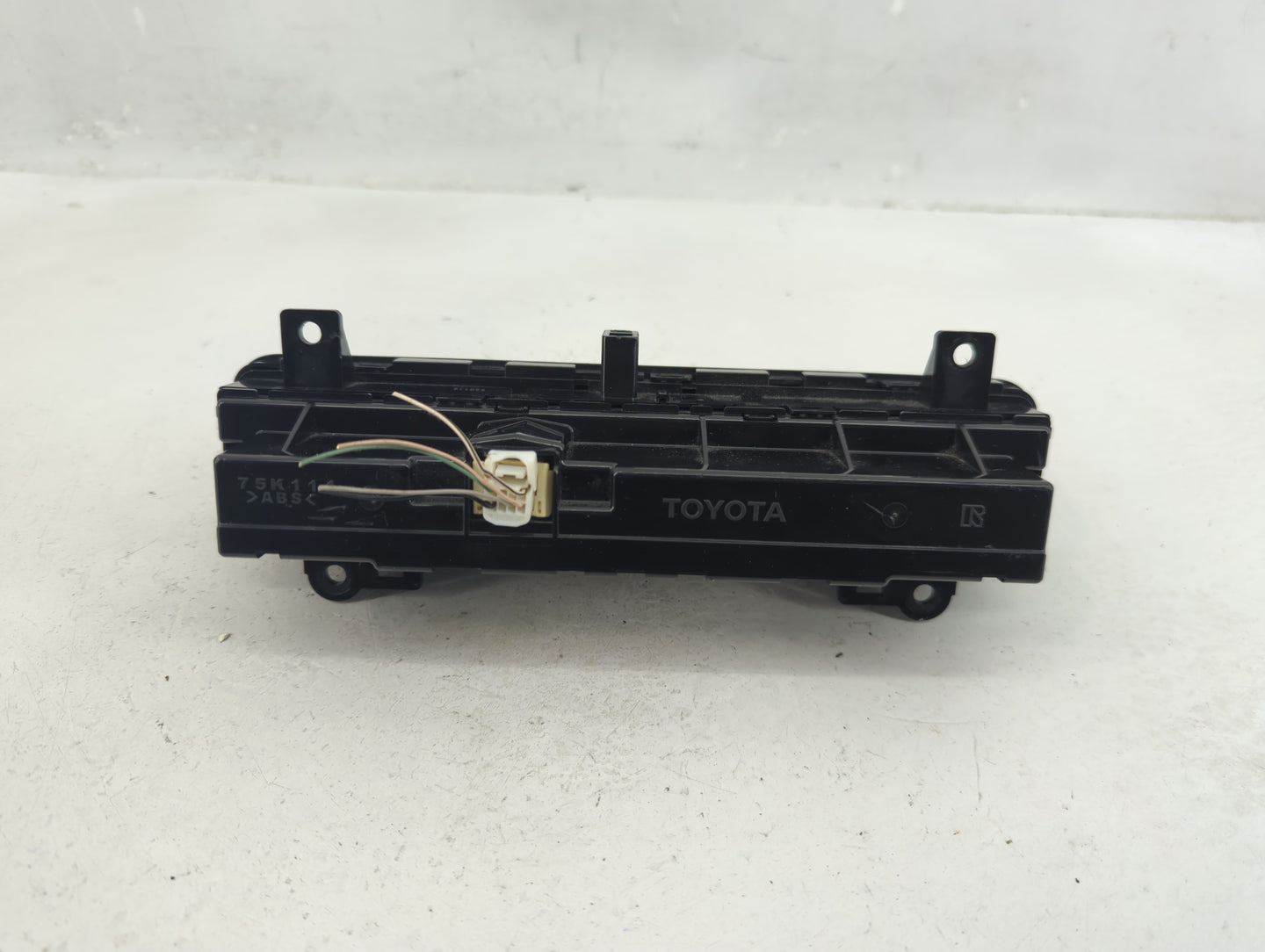 2017-2019 Toyota Corolla Climate Control Module Temperature AC/Heater Replacement P/N:55900-02A30 Fits Fits 2017 2018 2019 O