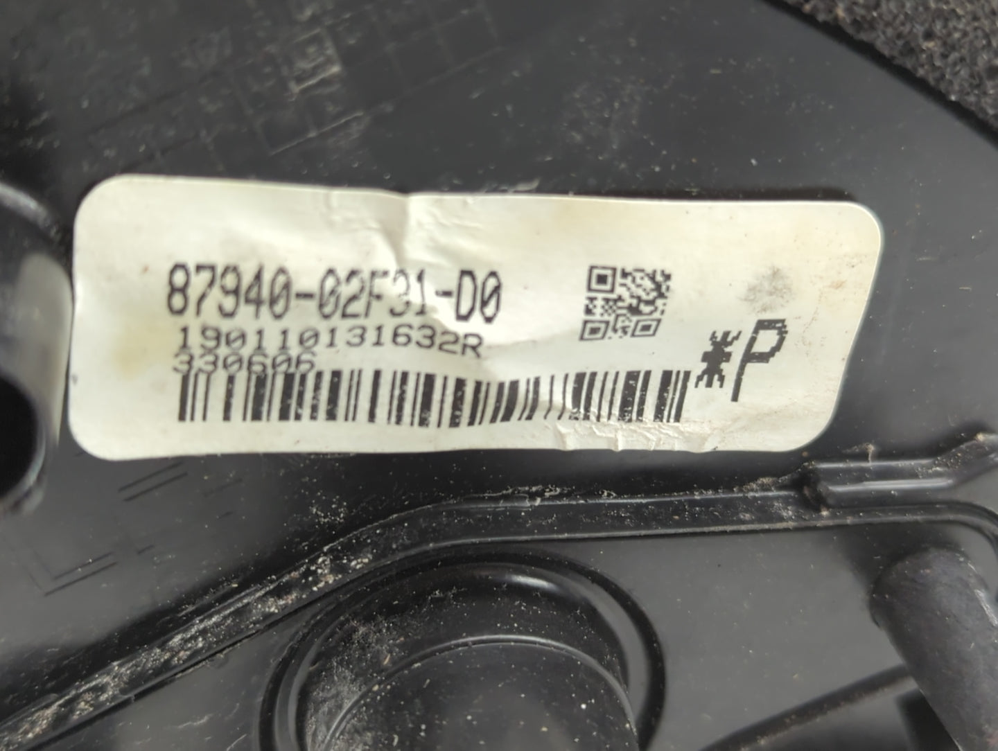 2014-2019 Toyota Corolla Driver Side View Mirror - Left Door Mirror OEM Used - Oemusedautoparts1.com