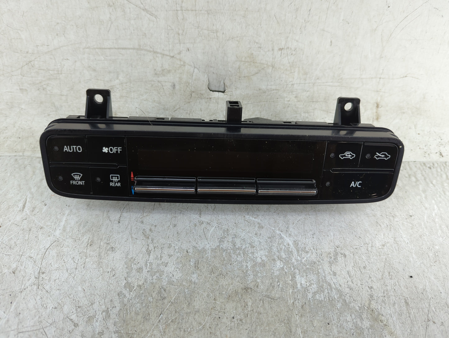 2017 Toyota Corolla Climate Control Module Temperature AC/Heater Replacement P/N:75K114 Fits OEM Used Auto Parts - Oemusedau