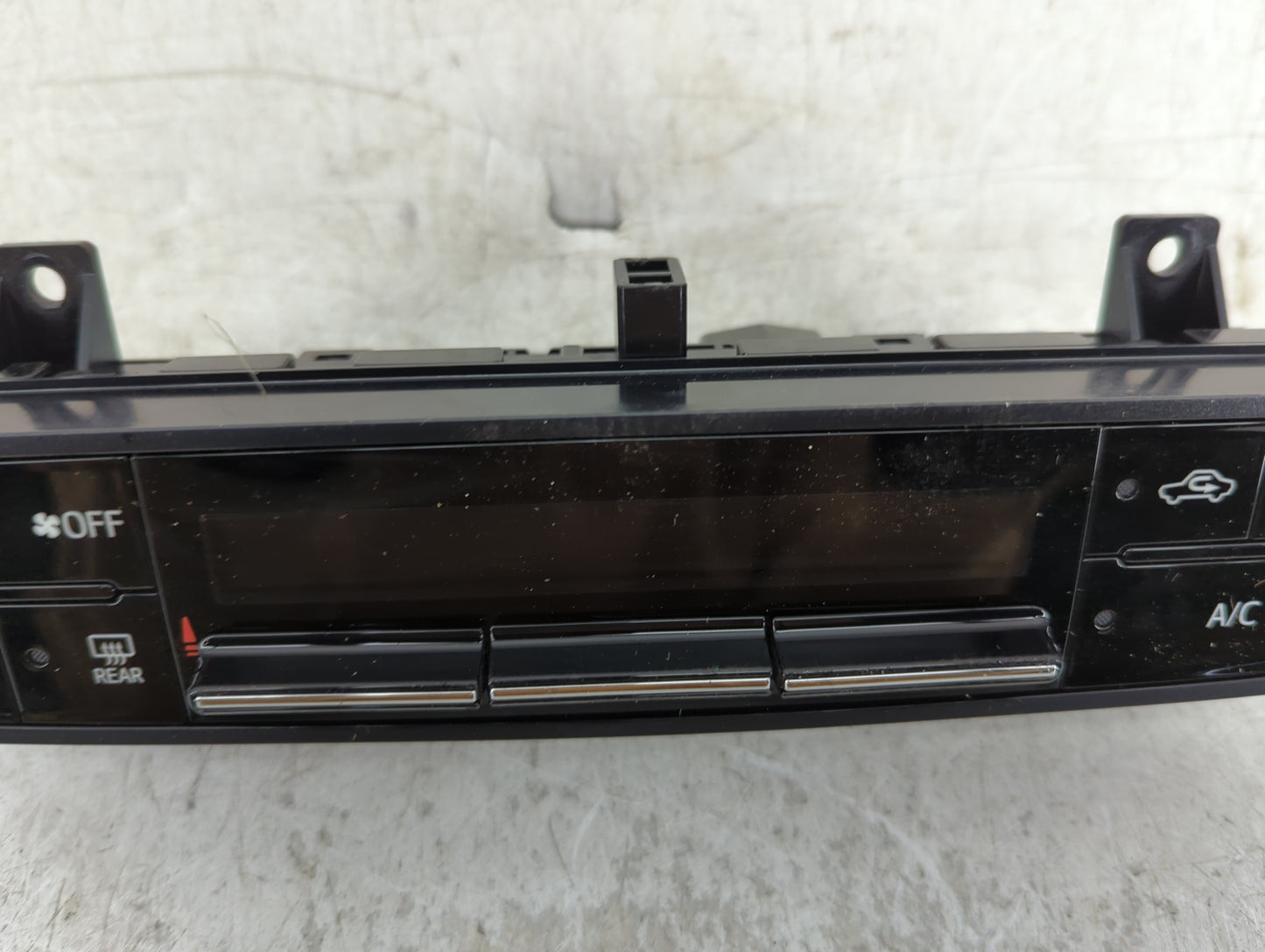 2017 Toyota Corolla Climate Control Module Temperature AC/Heater Replacement P/N:75K114 Fits OEM Used Auto Parts - Oemusedau