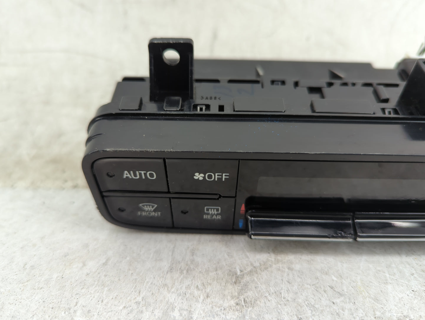 2017-2019 Toyota Corolla Climate Control Module Temperature AC/Heater Replacement P/N:55900-02A30 114-2A73 Fits OEM Used Aut