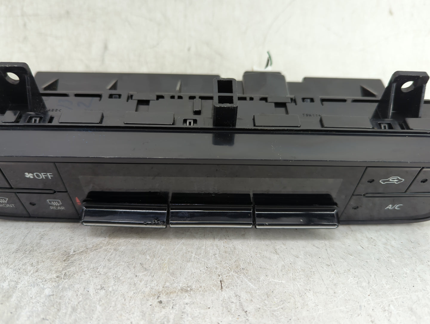 2017-2019 Toyota Corolla Climate Control Module Temperature AC/Heater Replacement P/N:55900-02A30 114-2A73 Fits OEM Used Aut