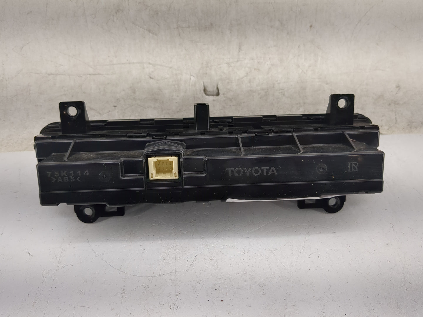 2017-2019 Toyota Corolla Climate Control Module Temperature AC/Heater Replacement P/N:55900-02A30 Fits Fits 2017 2018 2019 O