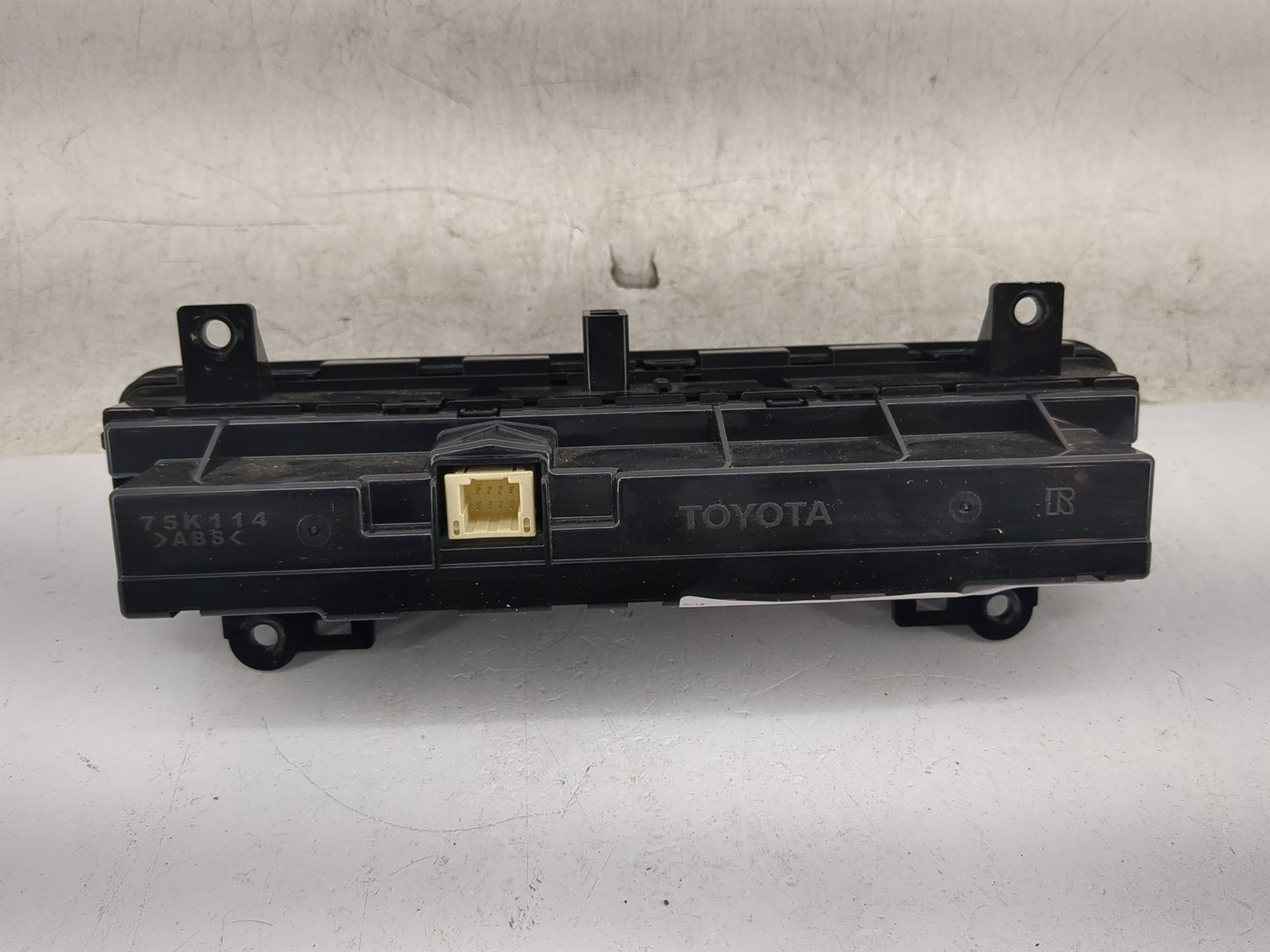 2017-2019 Toyota Corolla Climate Control Module Temperature AC/Heater Replacement P/N:55900-02A30 Fits Fits 2017 2018 2019 O