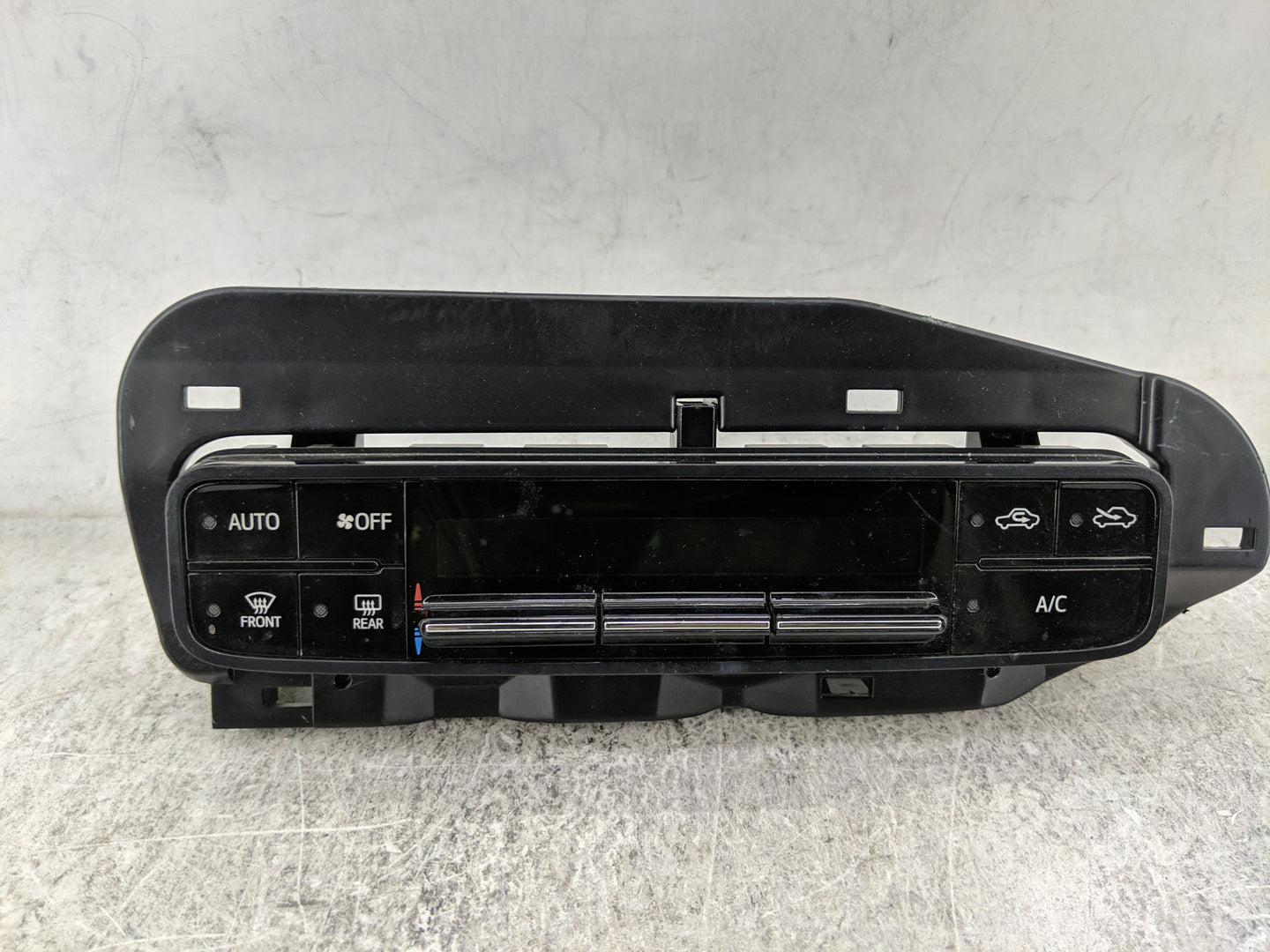 2017-2019 Toyota Corolla Climate Control Module Temperature AC/Heater Replacement P/N:55900-02A30 114-2D75 Fits OEM Used Aut