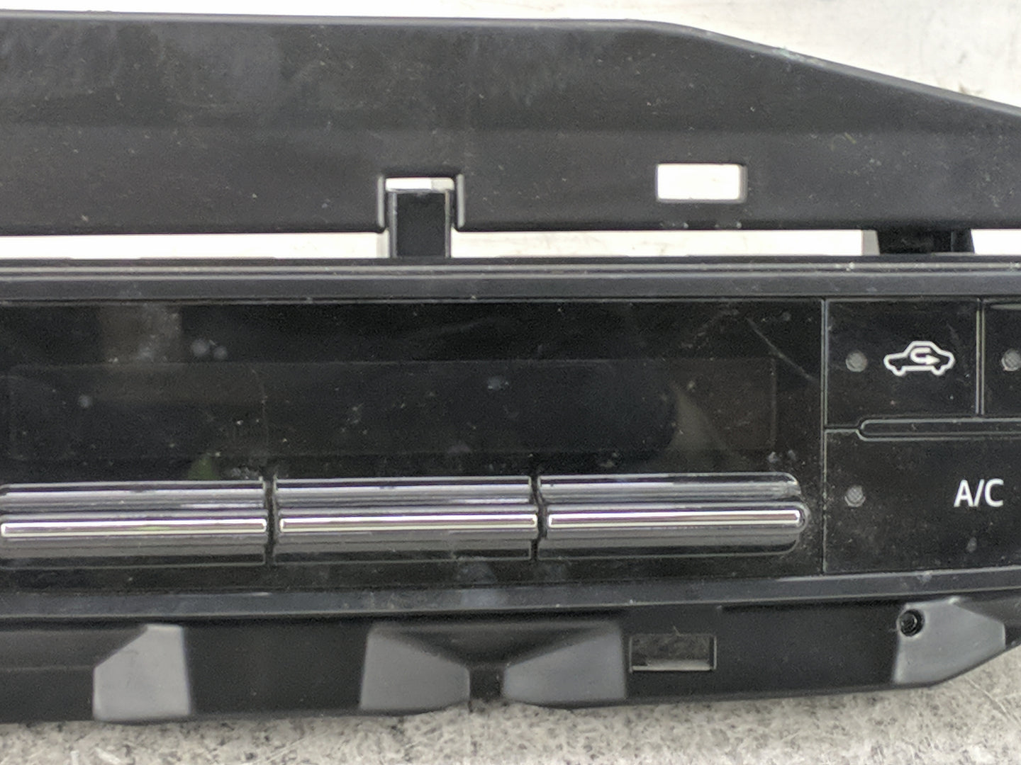 2017-2019 Toyota Corolla Climate Control Module Temperature AC/Heater Replacement P/N:55900-02A30 114-2D75 Fits OEM Used Aut