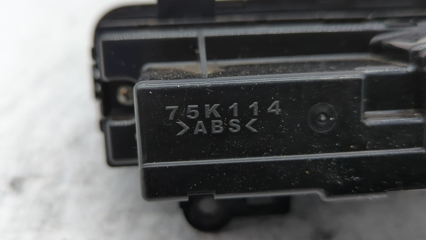 2017-2019 Toyota Corolla Climate Control Module Temperature AC/Heater Replacement P/N:55900-02A30 55468-02060 Fits OEM Used 