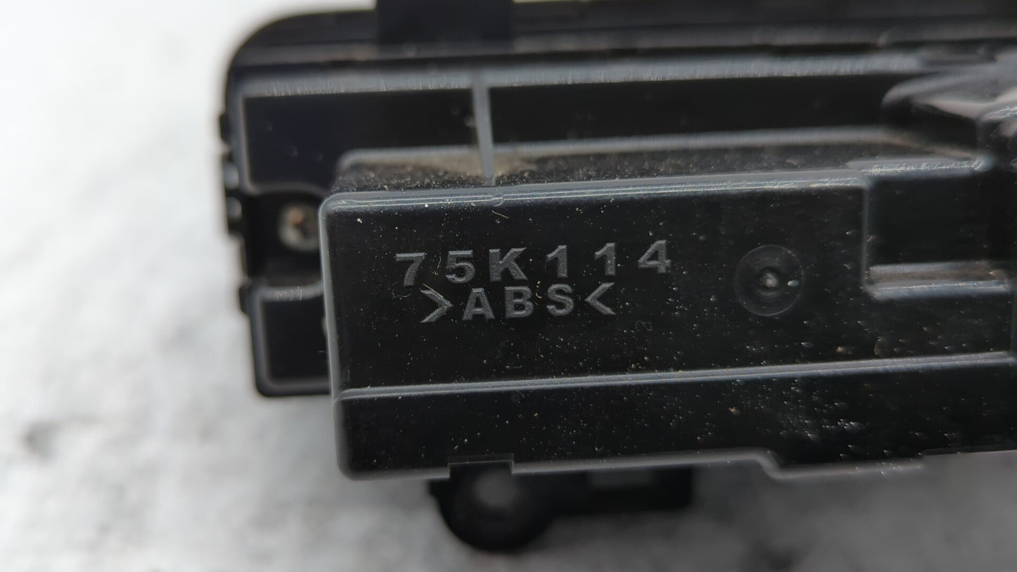 2017-2019 Toyota Corolla Climate Control Module Temperature AC/Heater Replacement P/N:55900-02A30 55468-02060 Fits OEM Used 