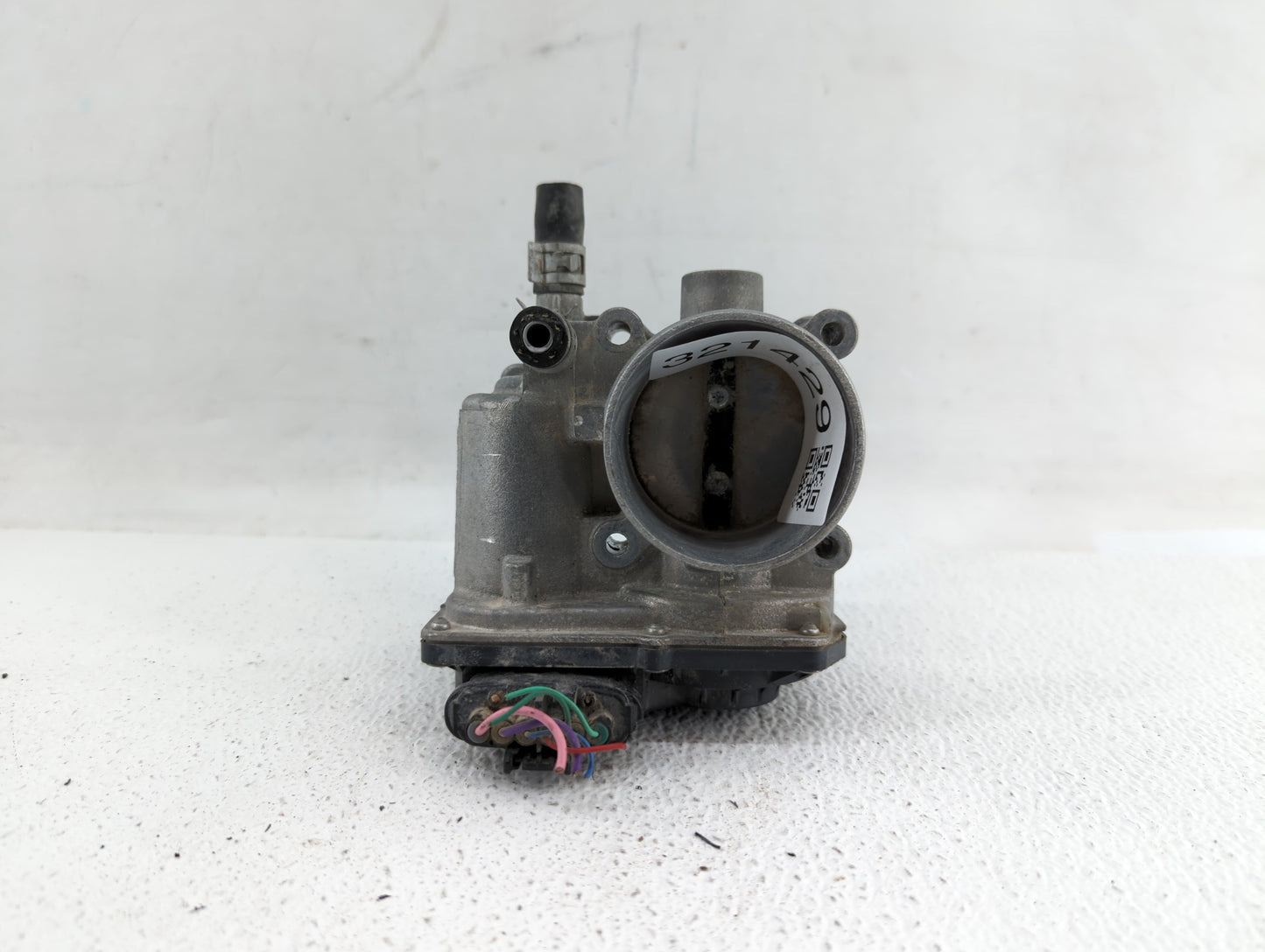 2011-2018 Toyota Corolla Throttle Body P/N:22030-0T080 Fits Fits 2011 2012 2013 2014 2015 2016 2017 2018 OEM Used Auto Parts