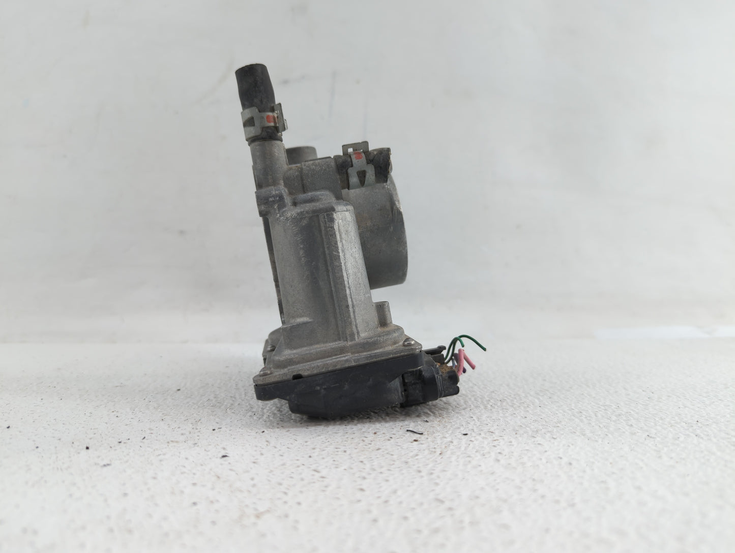 2011-2018 Toyota Corolla Throttle Body P/N:22030-0T080 Fits Fits 2011 2012 2013 2014 2015 2016 2017 2018 OEM Used Auto Parts