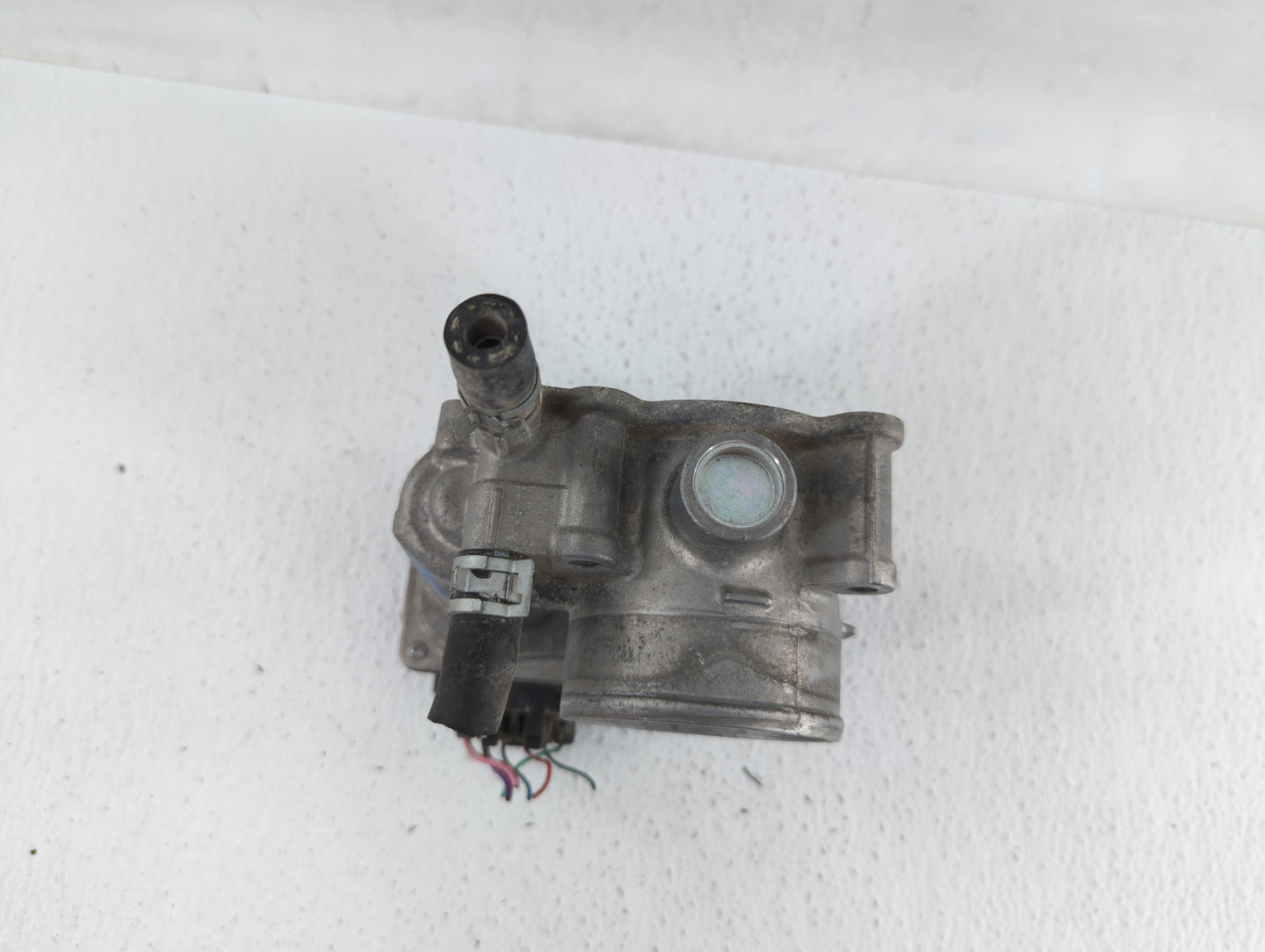2011-2018 Toyota Corolla Throttle Body P/N:22030-0T080 Fits Fits 2011 2012 2013 2014 2015 2016 2017 2018 OEM Used Auto Parts