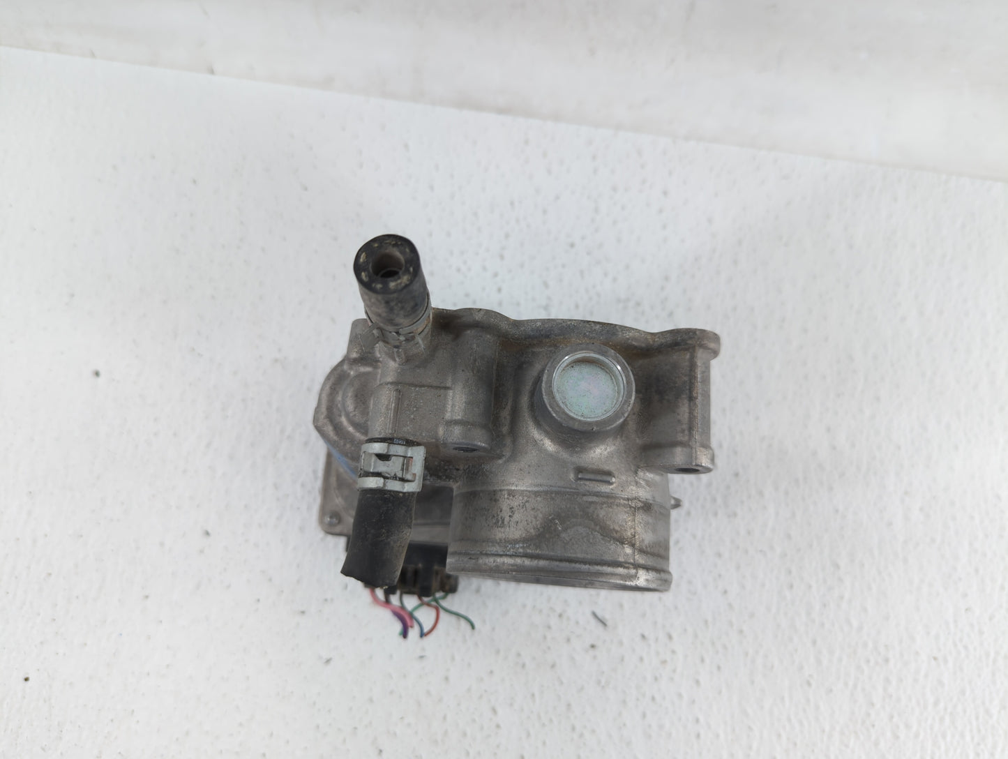 2011-2018 Toyota Corolla Throttle Body P/N:22030-0T080 Fits Fits 2011 2012 2013 2014 2015 2016 2017 2018 OEM Used Auto Parts