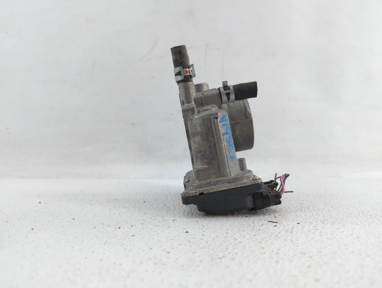 2011-2018 Toyota Corolla Throttle Body P/N:22030-0T080 Fits Fits 2011 2012 2013 2014 2015 2016 2017 2018 OEM Used Auto Parts