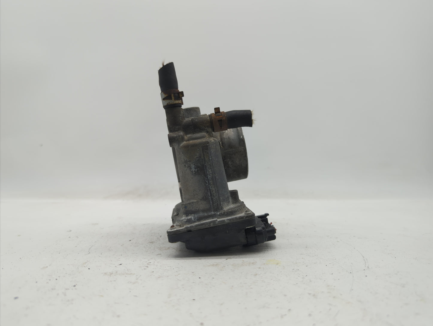 2011-2018 Toyota Corolla Throttle Body P/N:22030-0T080 Fits Fits 2011 2012 2013 2014 2015 2016 2017 2018 OEM Used Auto Parts