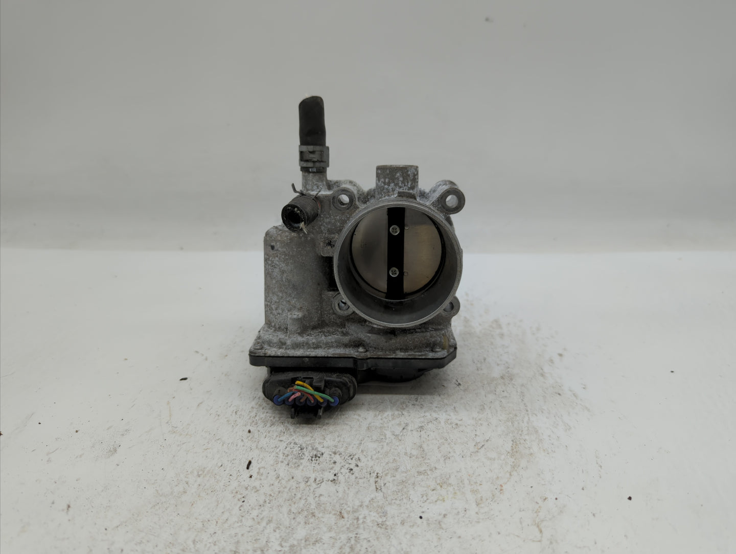 2011-2018 Toyota Corolla Throttle Body P/N:22030-0T080 Fits Fits 2011 2012 2013 2014 2015 2016 2017 2018 OEM Used Auto Parts