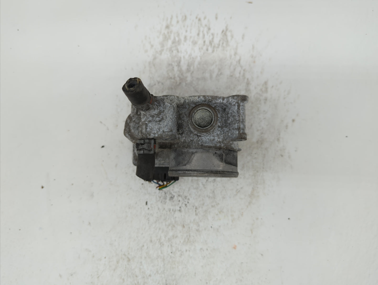 2011-2018 Toyota Corolla Throttle Body P/N:22030-0T080 Fits Fits 2011 2012 2013 2014 2015 2016 2017 2018 OEM Used Auto Parts