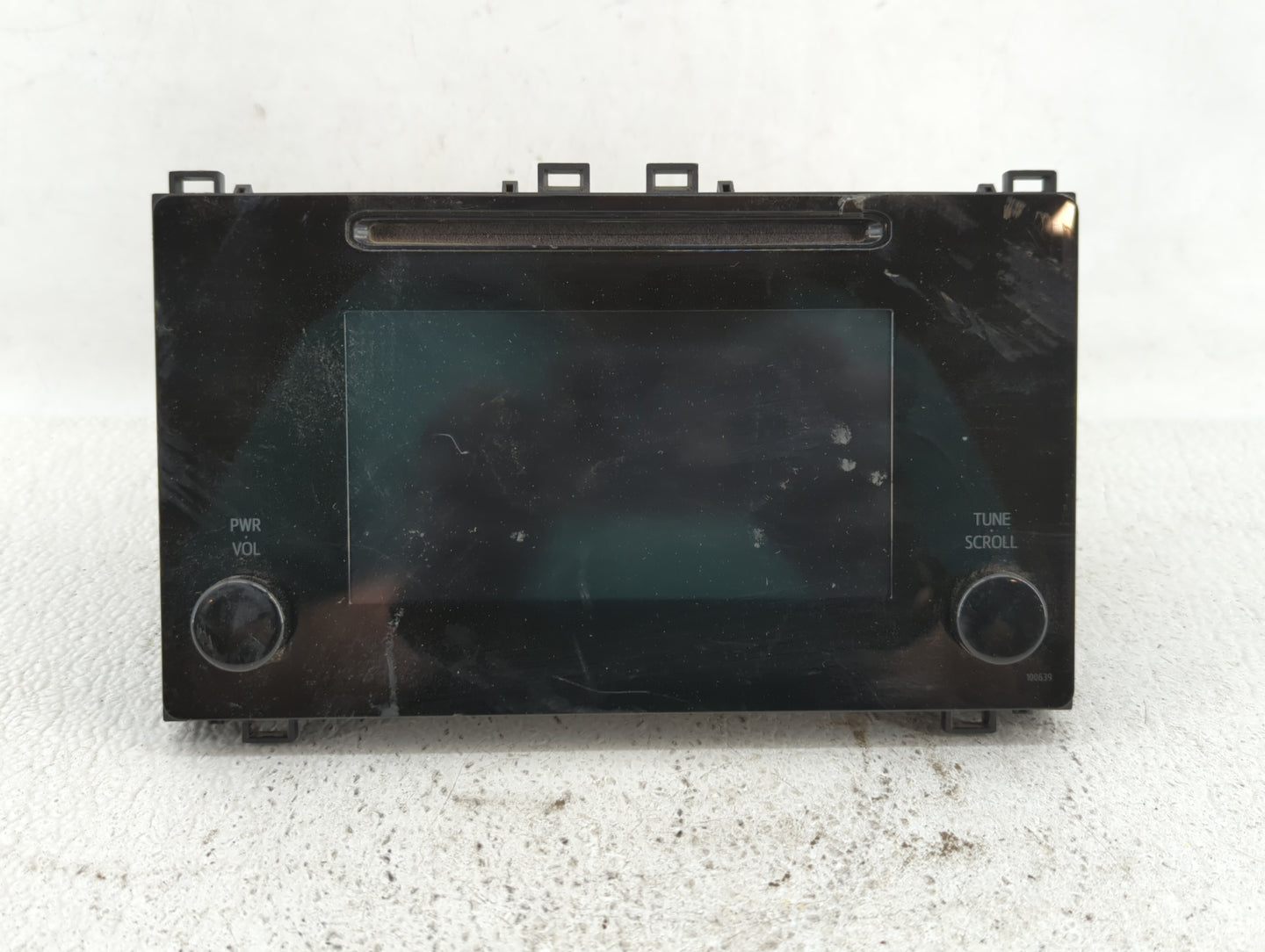 2017-2018 Toyota Corolla Am Fm Cd Player Radio Receiver - Oemusedautoparts1.com