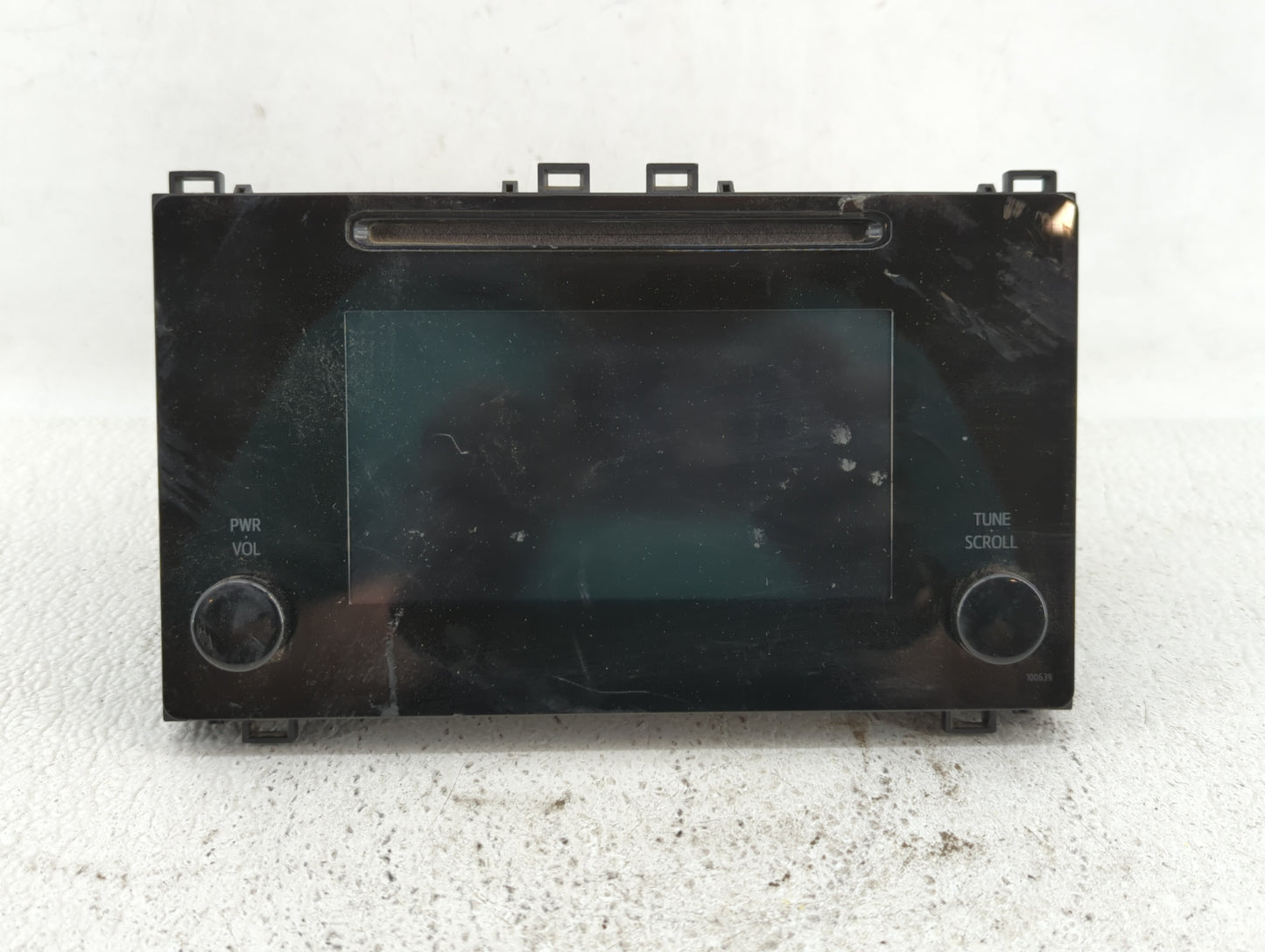 2017-2018 Toyota Corolla Am Fm Cd Player Radio Receiver - Oemusedautoparts1.com