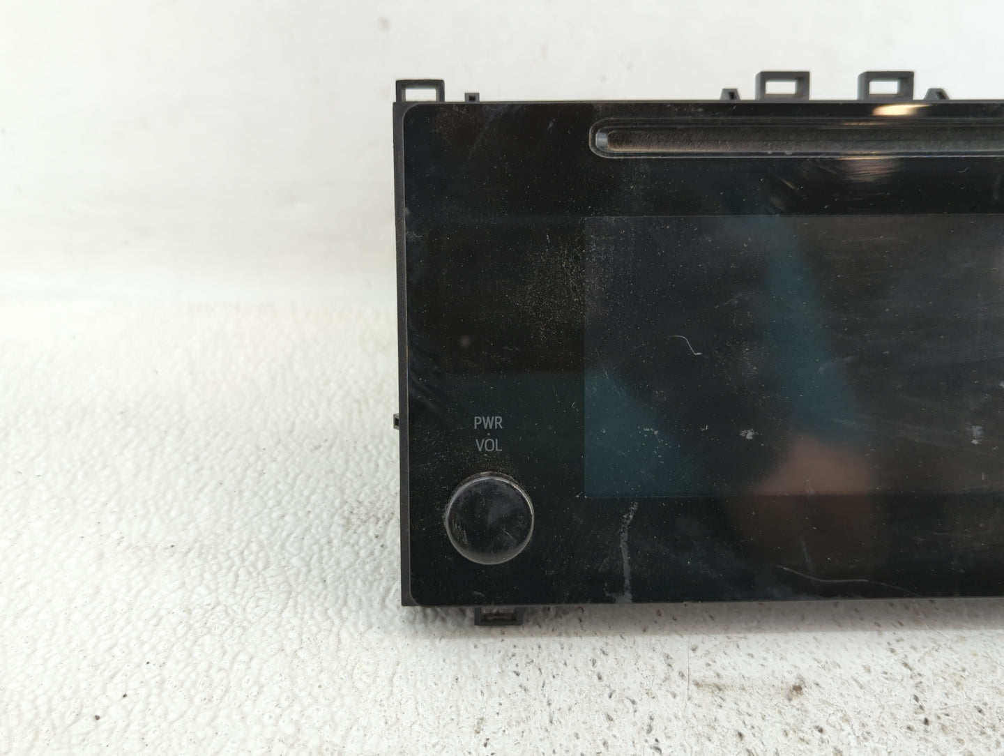 2017-2018 Toyota Corolla Am Fm Cd Player Radio Receiver - Oemusedautoparts1.com