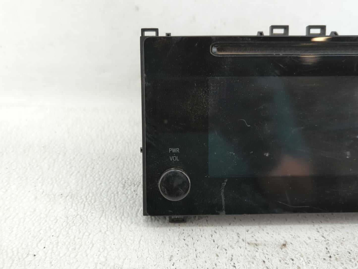 2017-2018 Toyota Corolla Am Fm Cd Player Radio Receiver - Oemusedautoparts1.com
